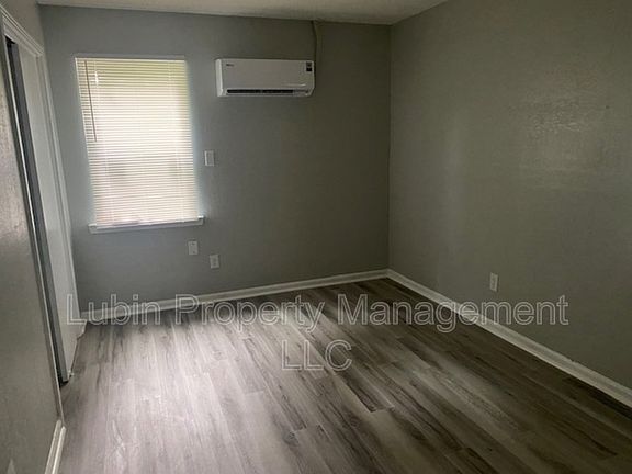 4th image of 867 N Bingham St