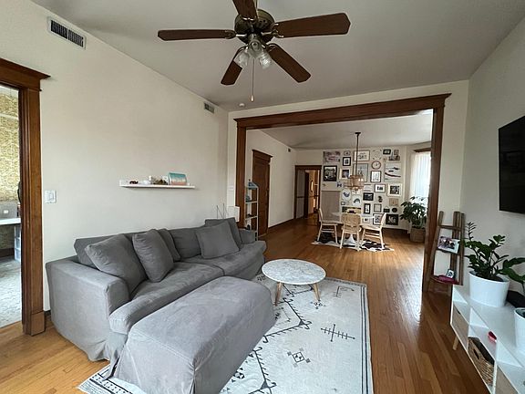 4th image of 1919 N Fairfield Ave APT 2