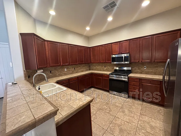 21163 W Sunrise Ln — Photo 5