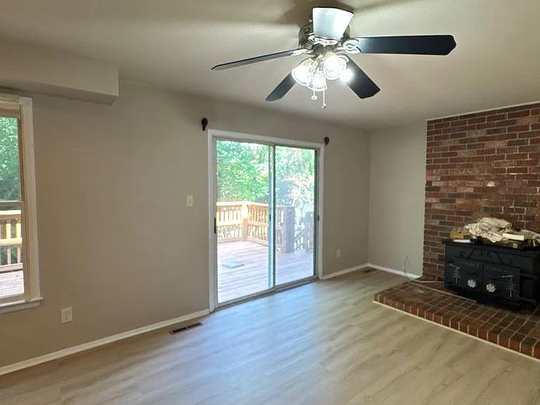 10024 Century Dr — Photo 9