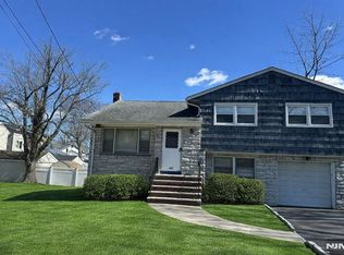 371 Greenwich St, Bergenfield, NJ 07621