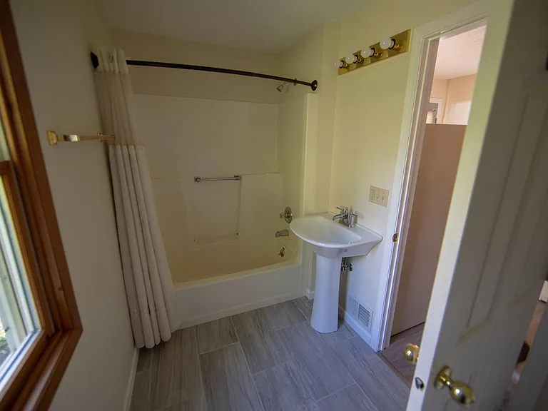 414 W Bluff St — Photo 11