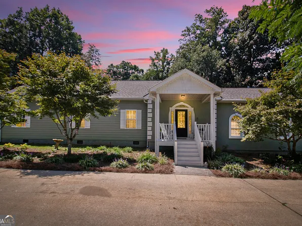 225 Meadowcliff Trl, Carrollton, GA 30116