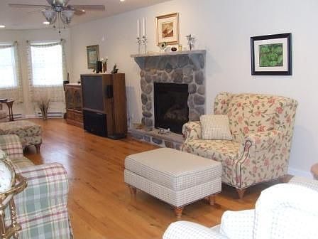 2nd image of 1777 Manchester Dr