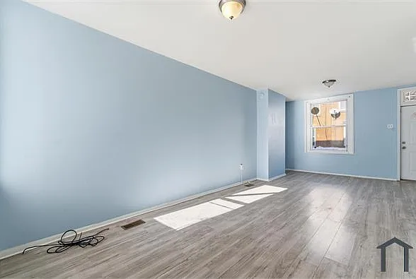 2236 W Firth St — Photo 17