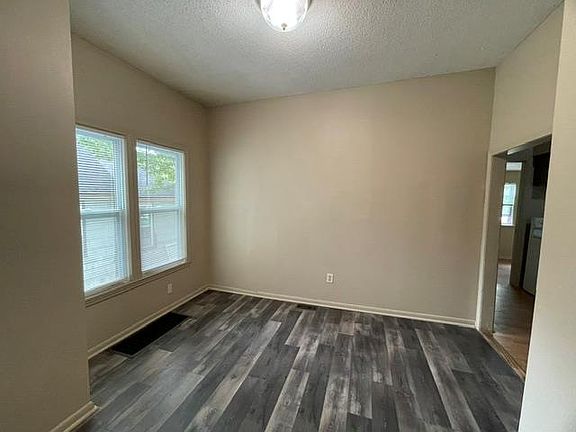 3rd image of 120 W Jefferson St