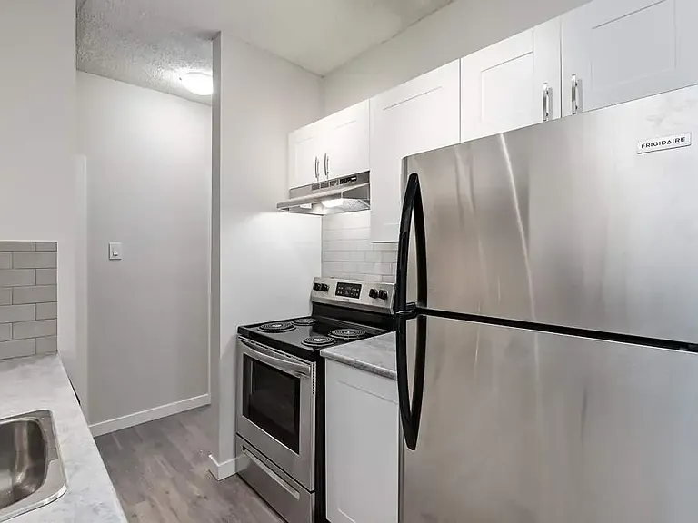 2398 Southview Dr SE — Photo 3
