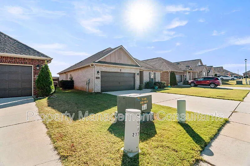 3 bed, 2.0 bath, 1648 sqft, $1,850 — Photo 3