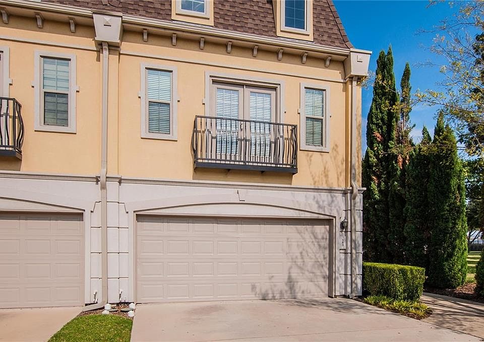 1st image of 305 Metropolitan Dr