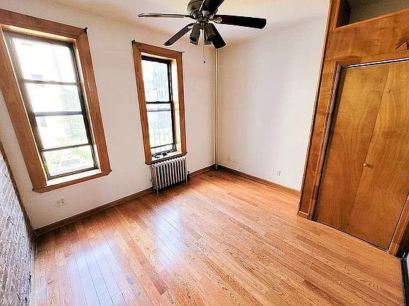 3rd image of 2250 1st Ave Frnt 2