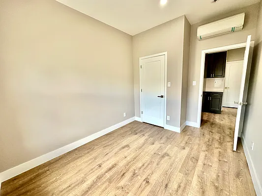 Rented by Amorelli Realty | media 7