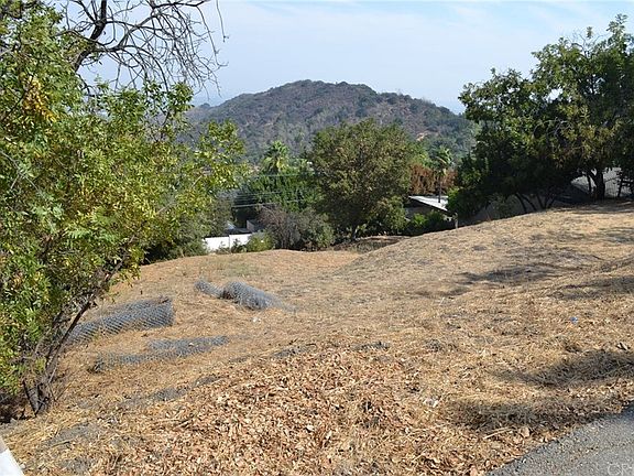 2nd image of 14335 Mulholland Dr