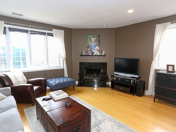 5th image of 3655 N Southport Ave #3_north