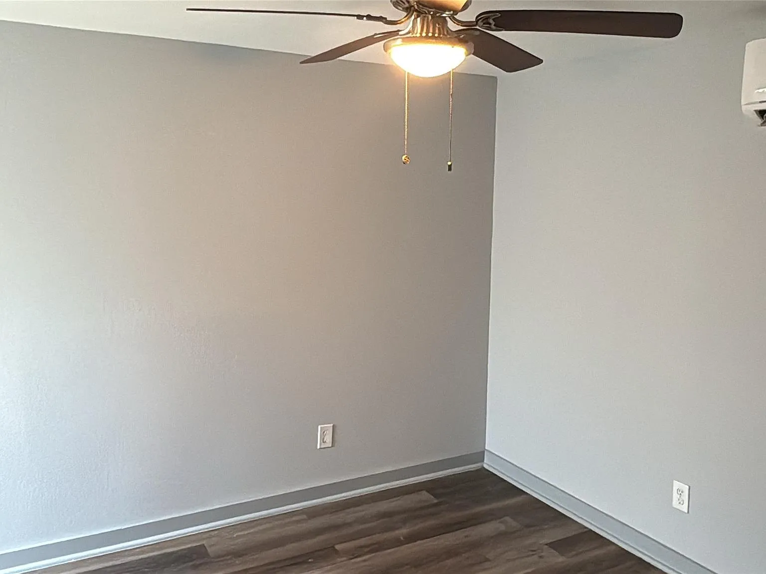 2 bed, 1.0 bath, 6874 sqft, $850 — Photo 4