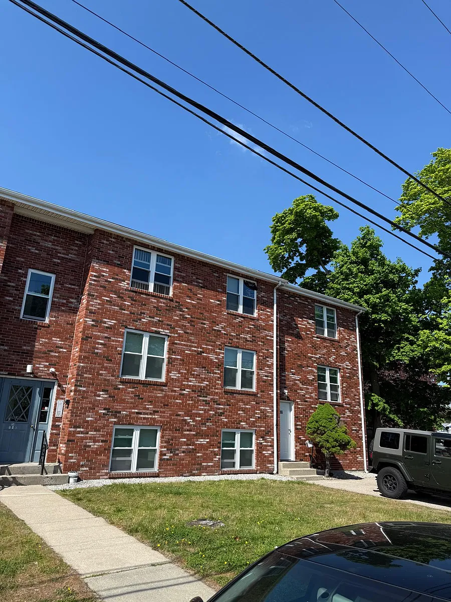 Building Photo - 14 Saratoga Ave #4