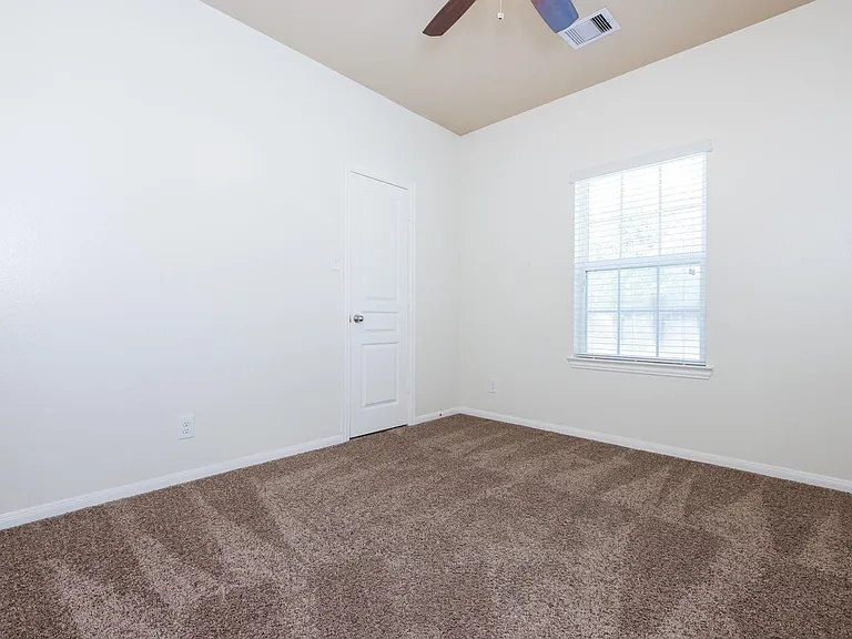 8114 Malago Point Dr — Photo 14