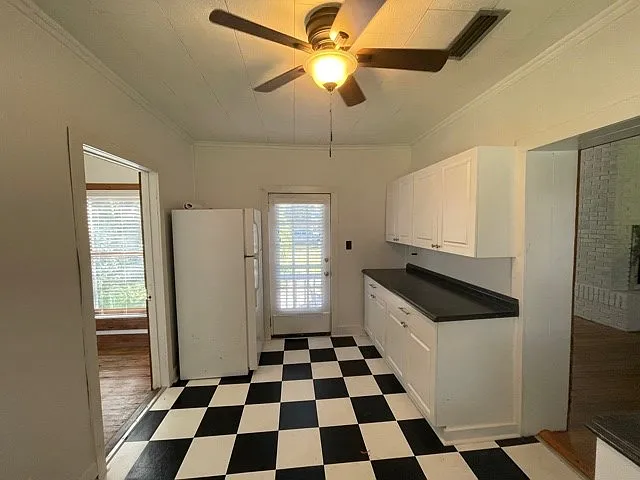 123 Avenue C — Photo 11