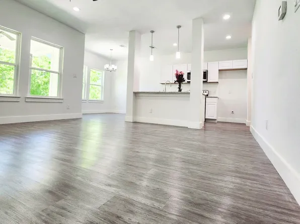 1305 E 11th Ave, Corsicana, TX 75110