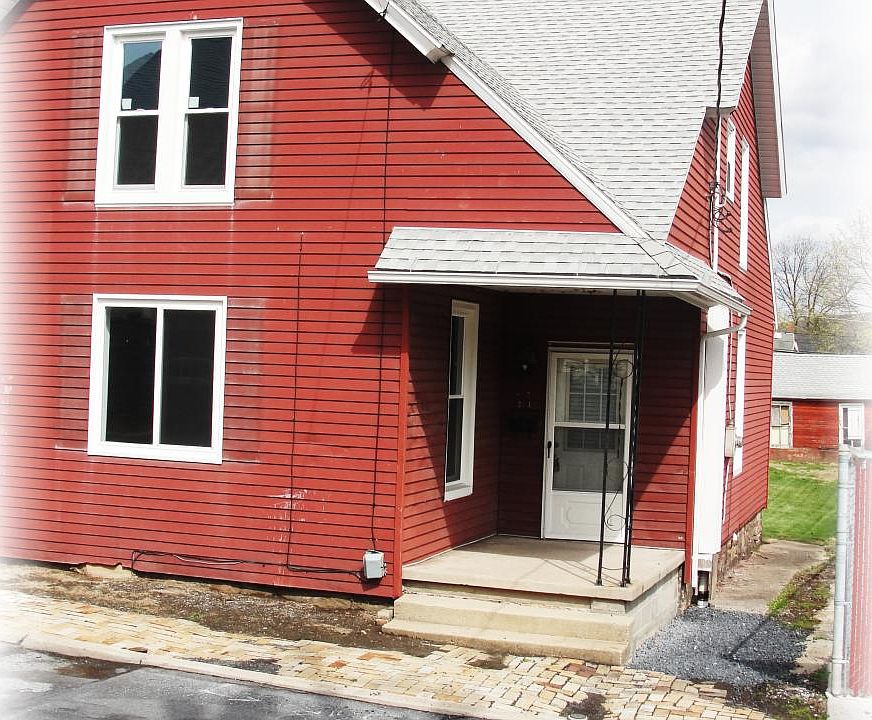 1st image of 211 Lincoln St