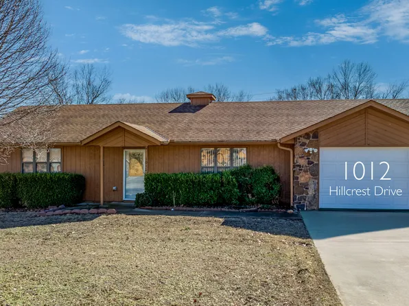 1012 Hillcrest Dr, Grove, OK 74344