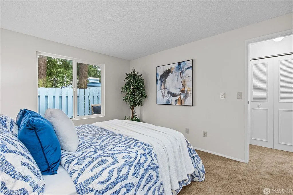 4300 NE Sunset Blvd — Photo 3