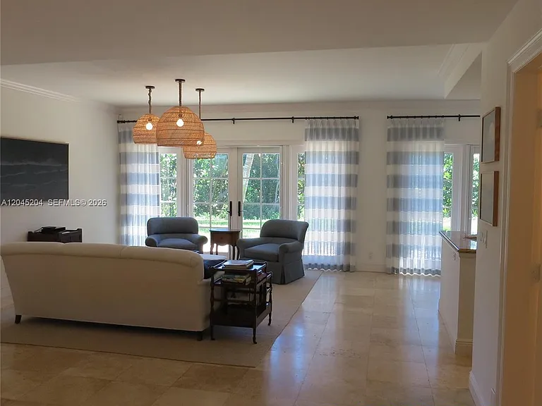 404 S Beach Rd — Photo 4