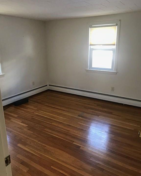 1st image of 19 Bassett St Unit 3