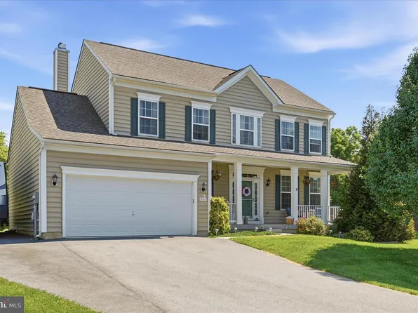 561 Chickamauga Dr, Harpers Ferry, WV 25425