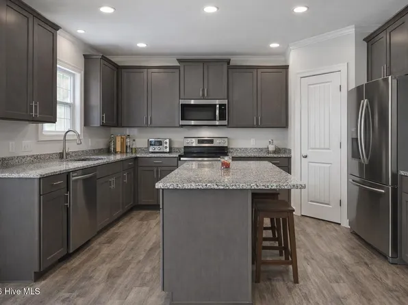 1011 Sailfish Street, New Bern, NC 28562