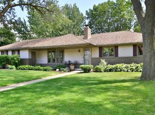 105 Heritage Cir N, Burnsville, MN 55337