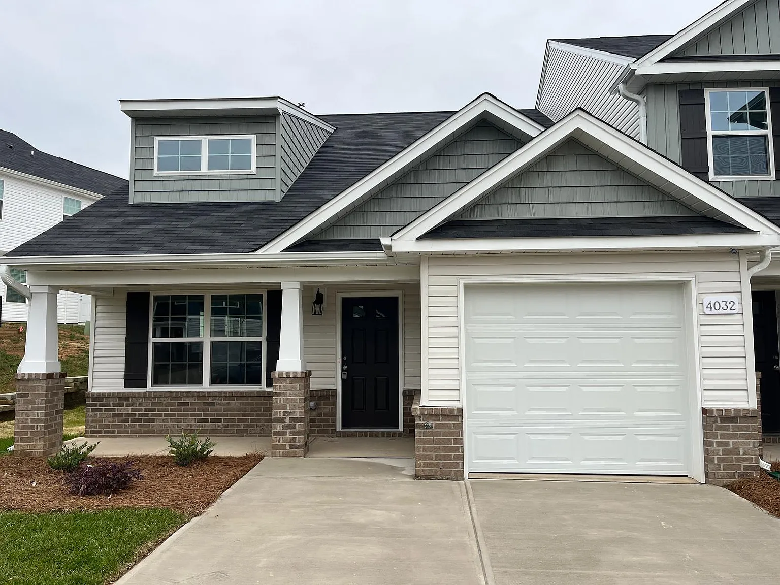 3 bed, 2.5 bath, 1745 sqft, $2,150 — Photo 1