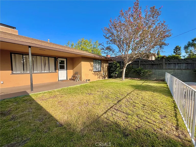 729 N California St — Photo 17