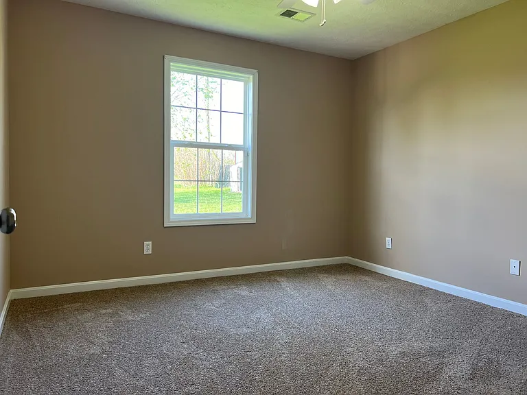 1705 Madison Ct — Photo 13