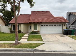 935 Ridgewood Dr, Corona, CA 92881