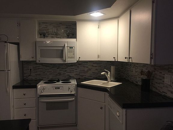 3rd image of 1053 S Calle De Las Casitas