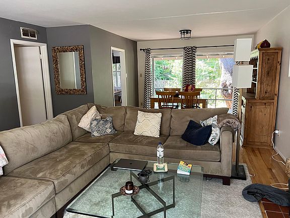 4th image of 2796 Goodwin Ave
