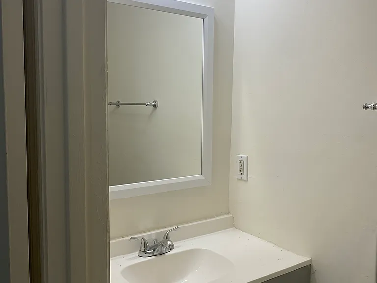 215 Windsor Point Rd #C — Photo 5