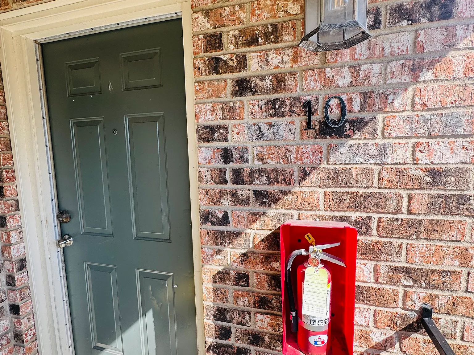 6801 Camden Ln — Photo 2
