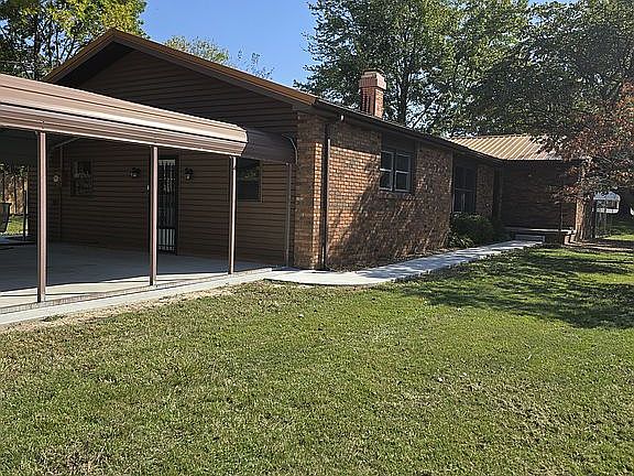 3rd image of 804 N East St