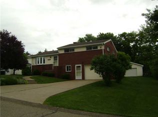 287 Southward Dr, Coraopolis, PA 15108