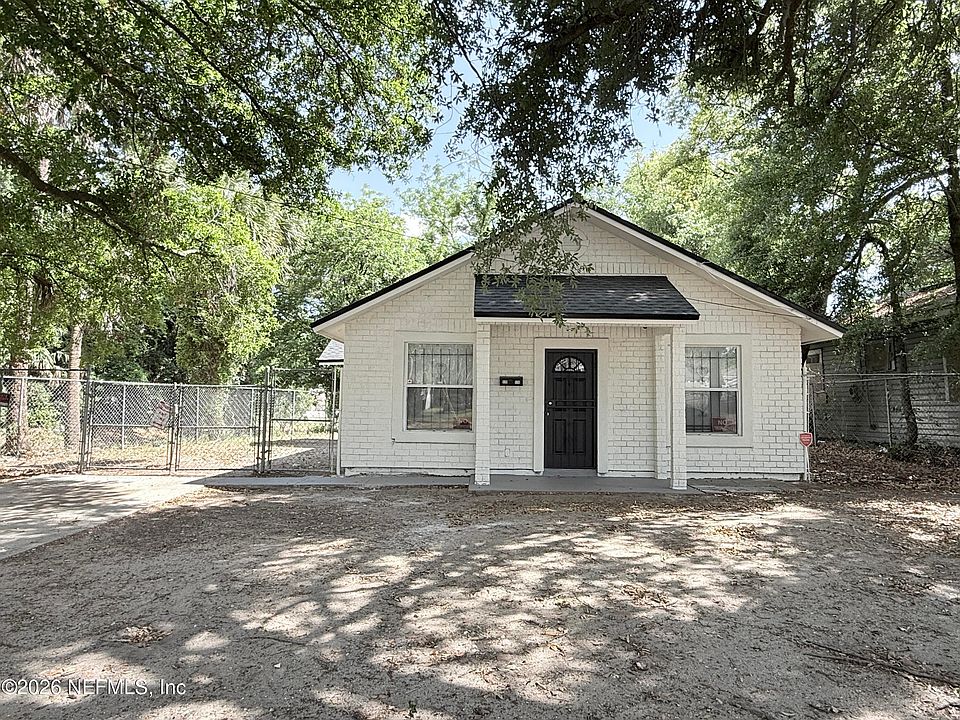 1st image of 526 PIPPIN Street