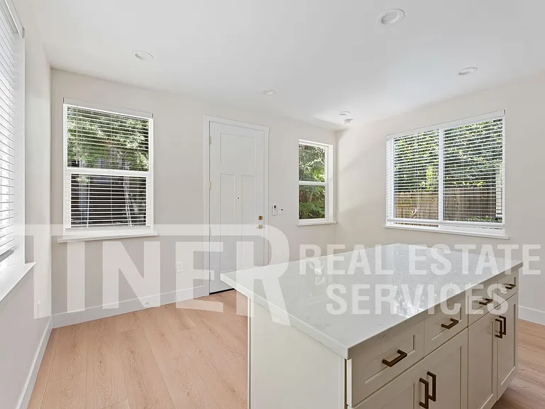 1314 Q St #4 — Photo 7