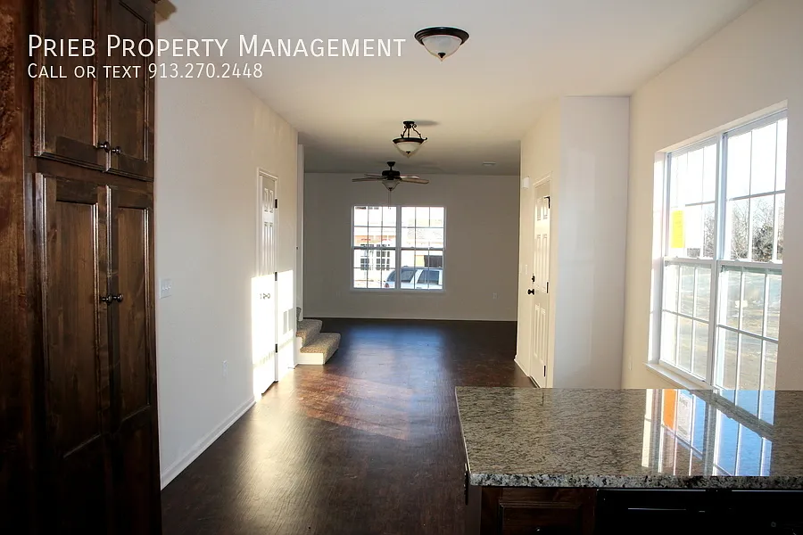 Building Photo - 21946 W 125th St #4