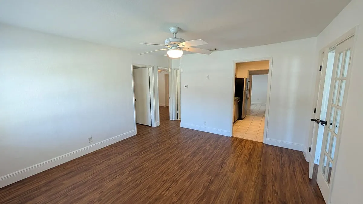 1448 NE 27th Ct — Photo 2
