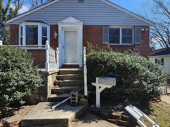 2nd image of 5923 Fairwood Ave