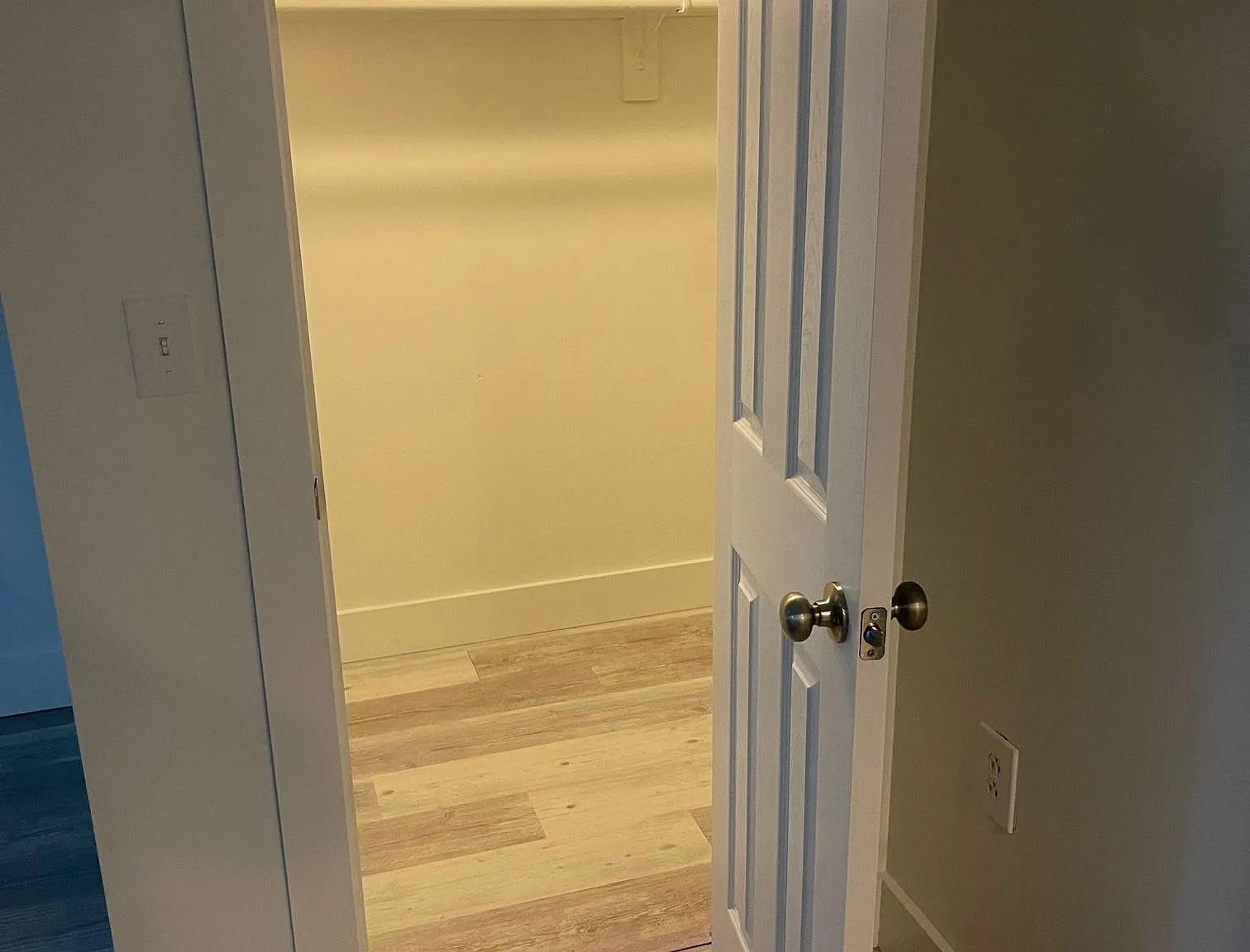 141 Aster Ct — Photo 3