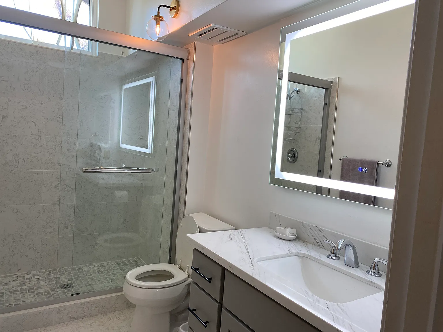 1 bed, 800 sqft, $2,300 — Photo 3