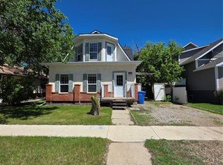 905 2nd St, Estevan, SK S4A0L3