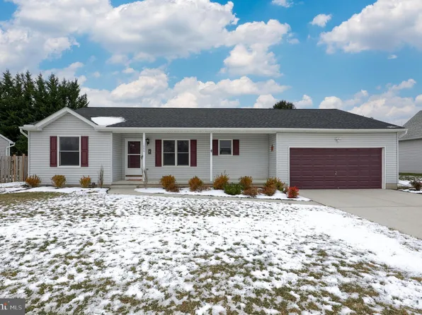 1686 Beech Ln, Hanover, PA 17331