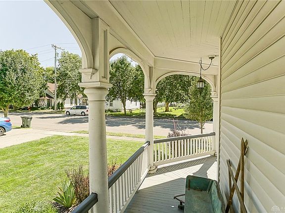 5th image of 421 W Xenia Dr